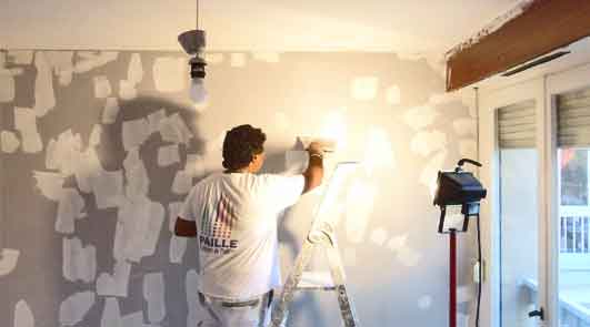 Faire une finition parfaite entre murs et plafond en peinture , facile